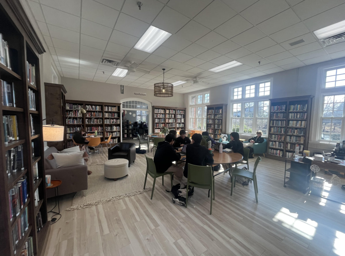 Picture of the library at the Upper School.